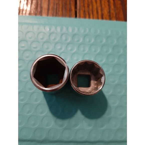 Vintage Craftsman Lot 2 11/16" 6 and 12 Point 3/8" Drive Sockets Tools - Picture 3 of 4